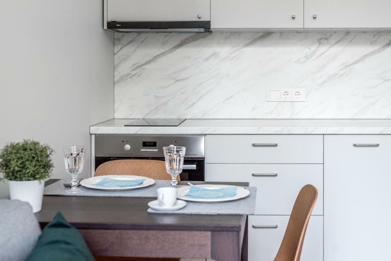 City Center Apartment By Urban Rent VNO Esterno foto