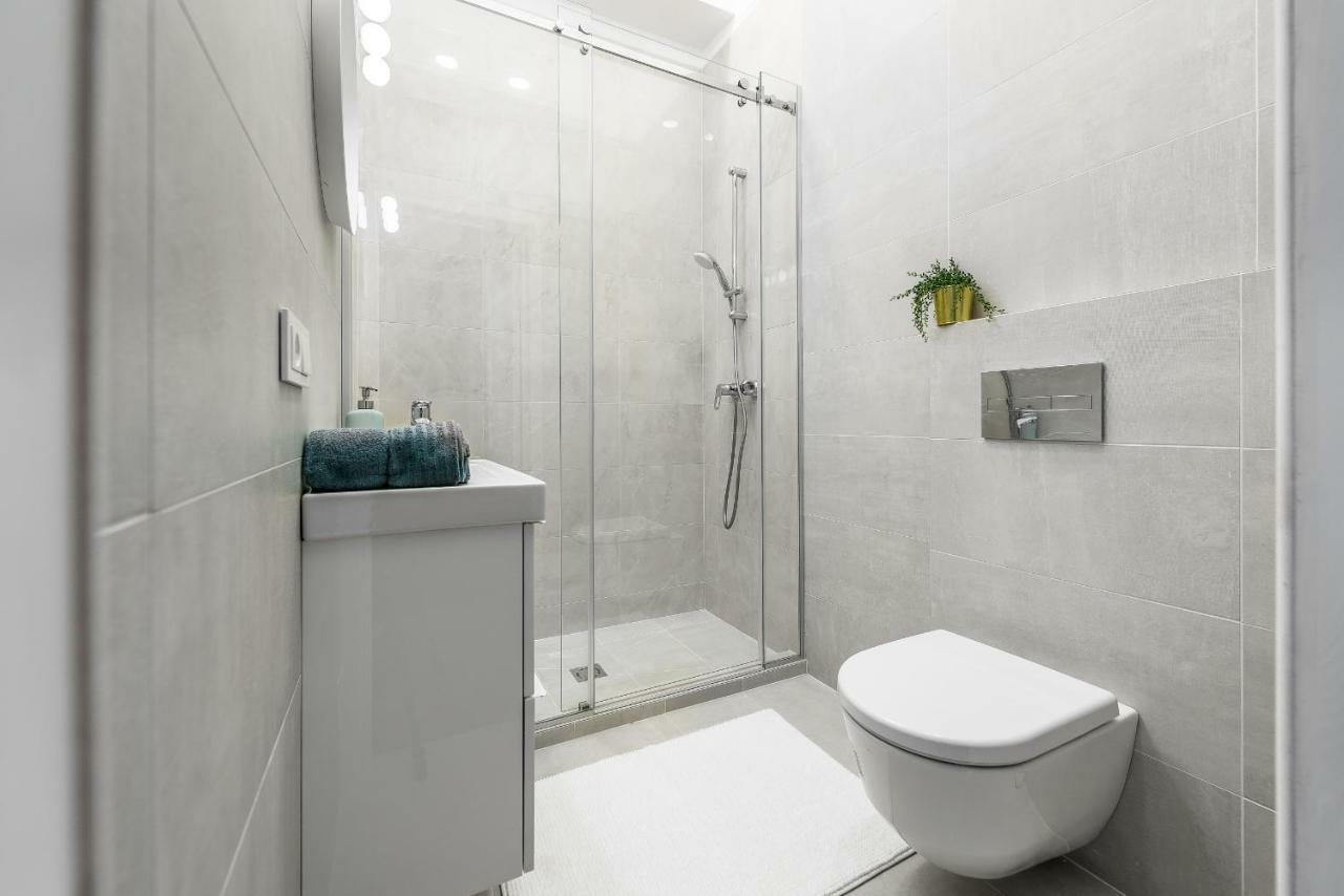City Center Apartment By Urban Rent VNO Esterno foto